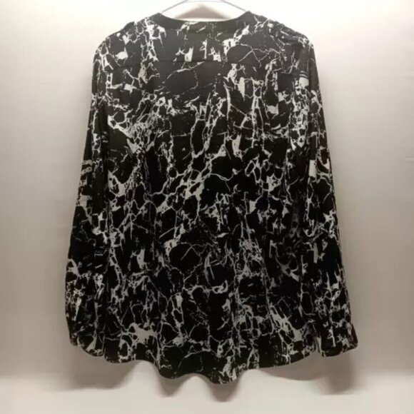 Calvin Klein Womens Blouse Medium Black White Roll Tab Long Sleeve Front Pockets - Picture 4 of 9